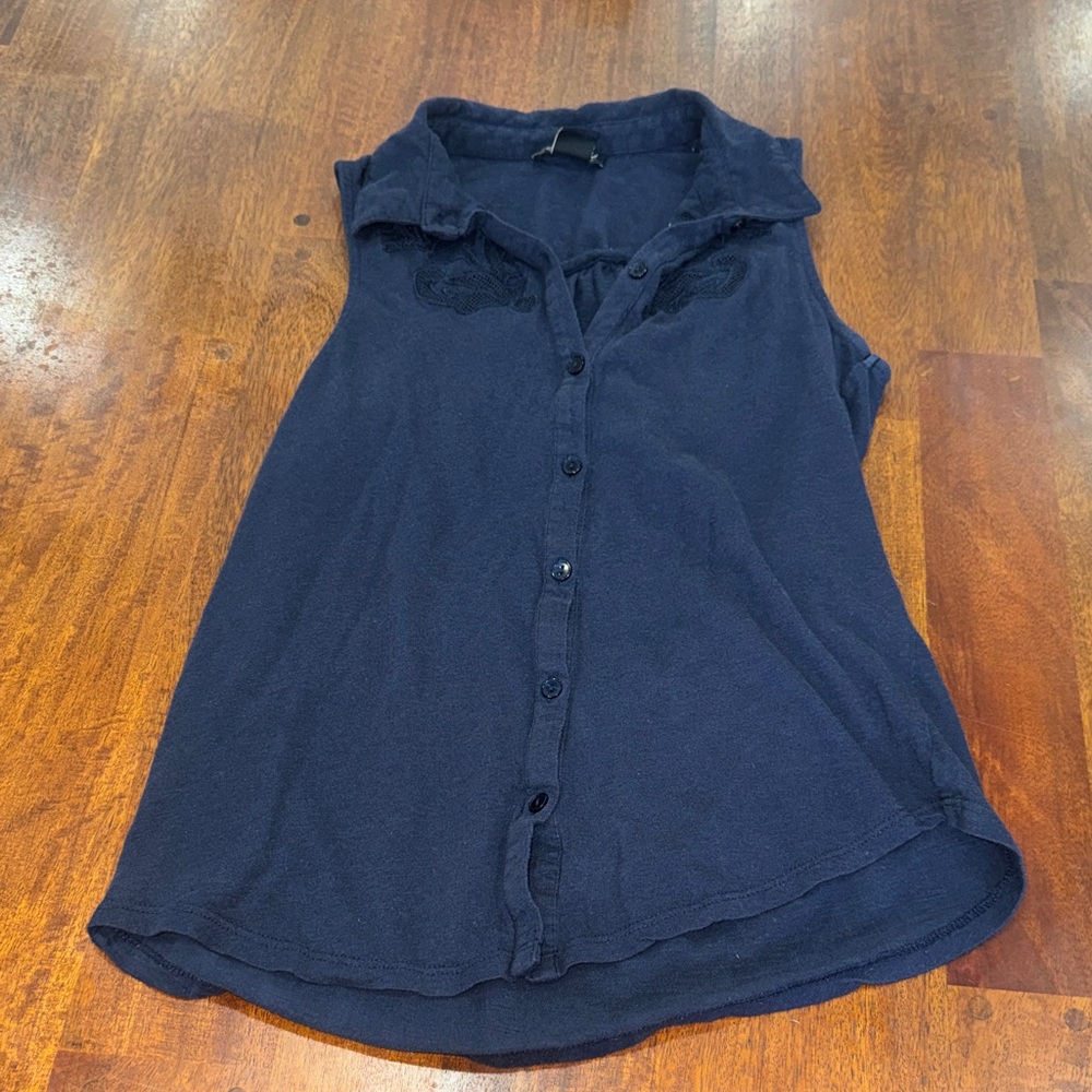 Lucky Brand Sleeveless Navy Blue Button-Up Top
